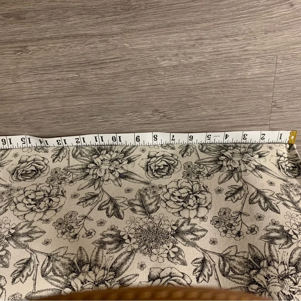 Large Floral black and white Cotton fabric Canvas Tote Bag with leather Handles - Picture 4 of 8